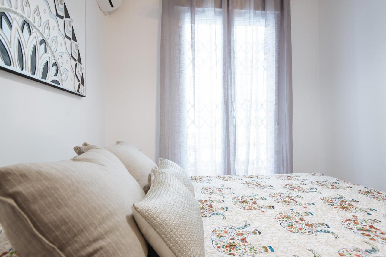 El Apartamento Del Reloj De Sol Sevilla Exteriör bild